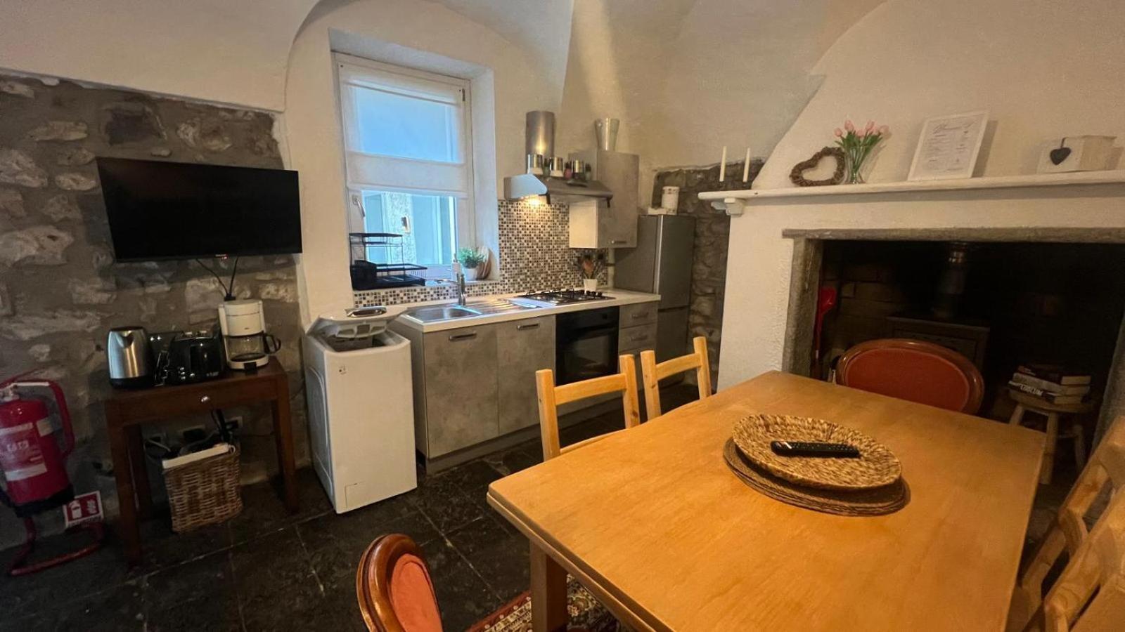 Casa Caterina Apartment Лецено Екстериор снимка