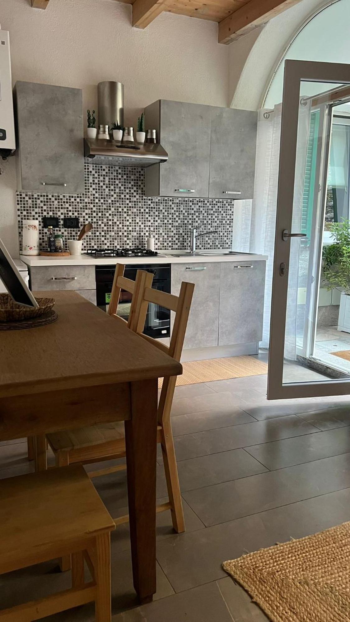 Casa Caterina Apartment Лецено Екстериор снимка
